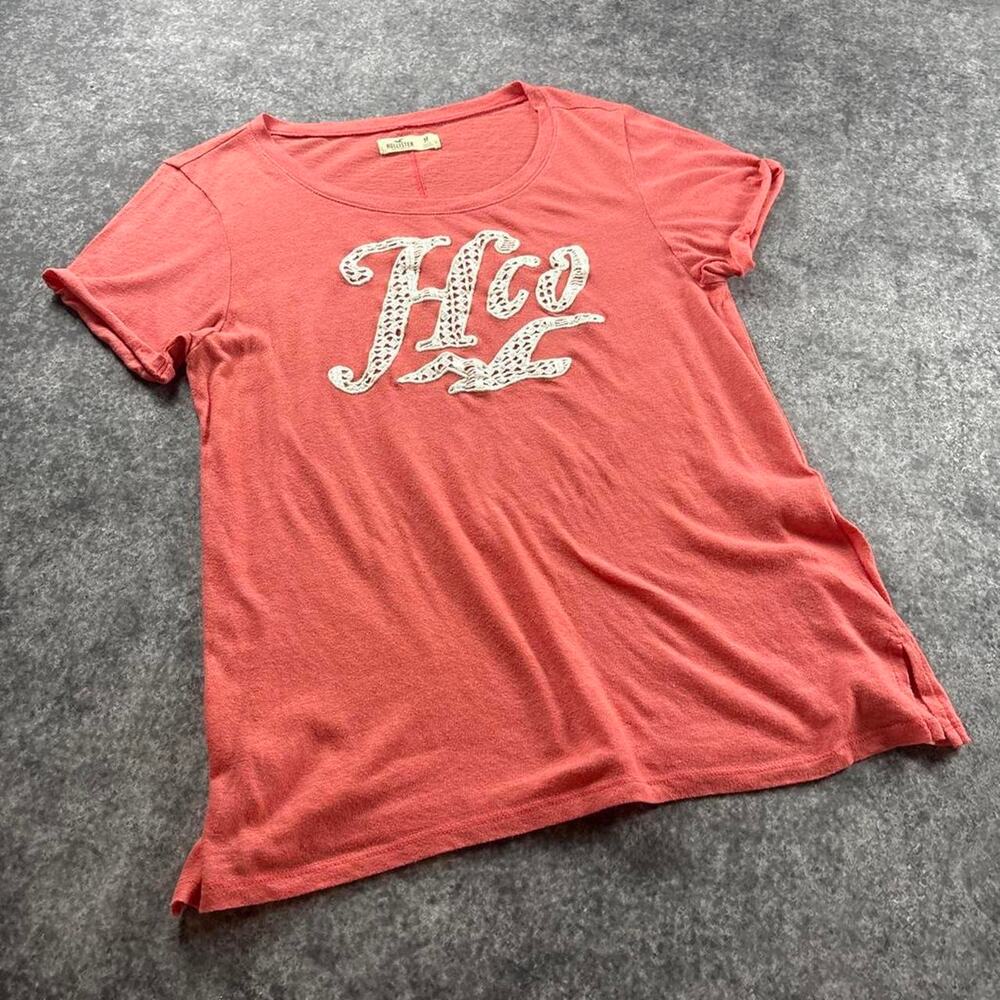 Vintage Y2K Hollister HCO Women’s M Coral Pink Embroidered Logo Baby Tee